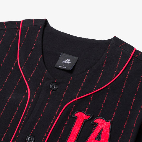 collar detail on 2025 LA Thieves