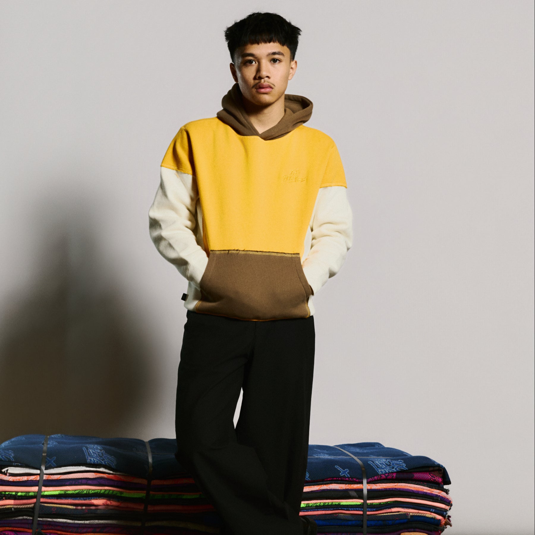 メンズウェア NOEL REUSSIR RECYCLE BONDING HOODIE Upcycle Hoodie - Ylw/Crm/Brn