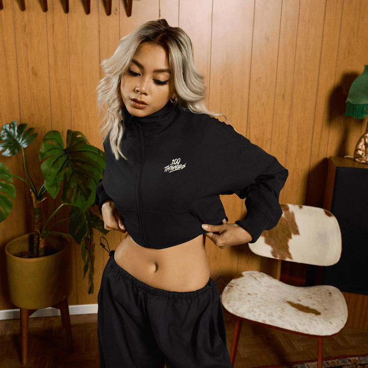 Ylona in the Foundations FW'24 Women's windbreaker